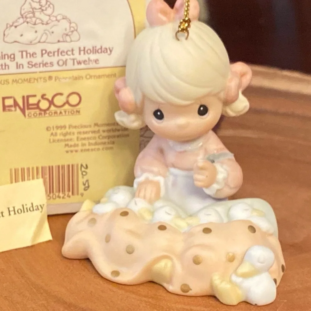 🪿’Hatching the Perfect Holiday’ Ornament MUST BUNDLE - Picture 2 of 11